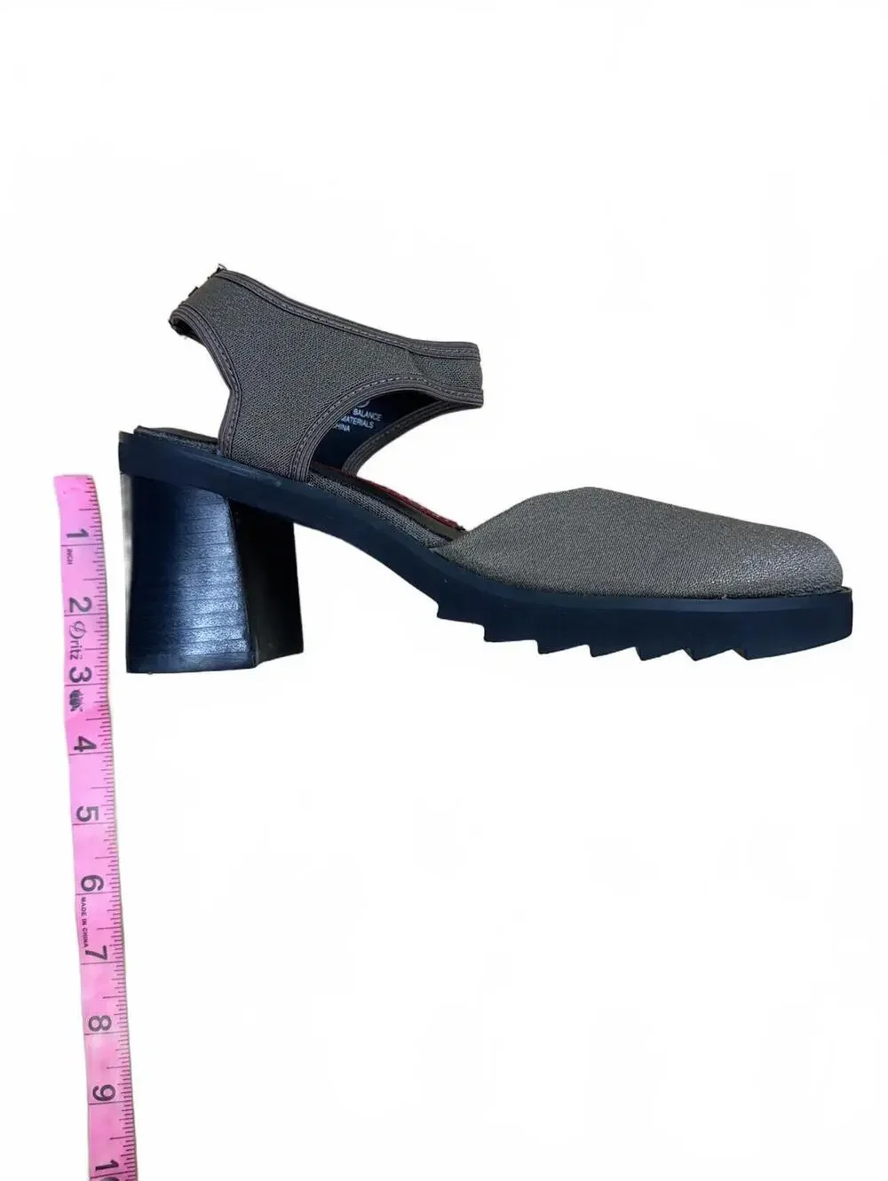 Gloria‎ Vanderbilt Chunky Heel Ankle Strap Sandals